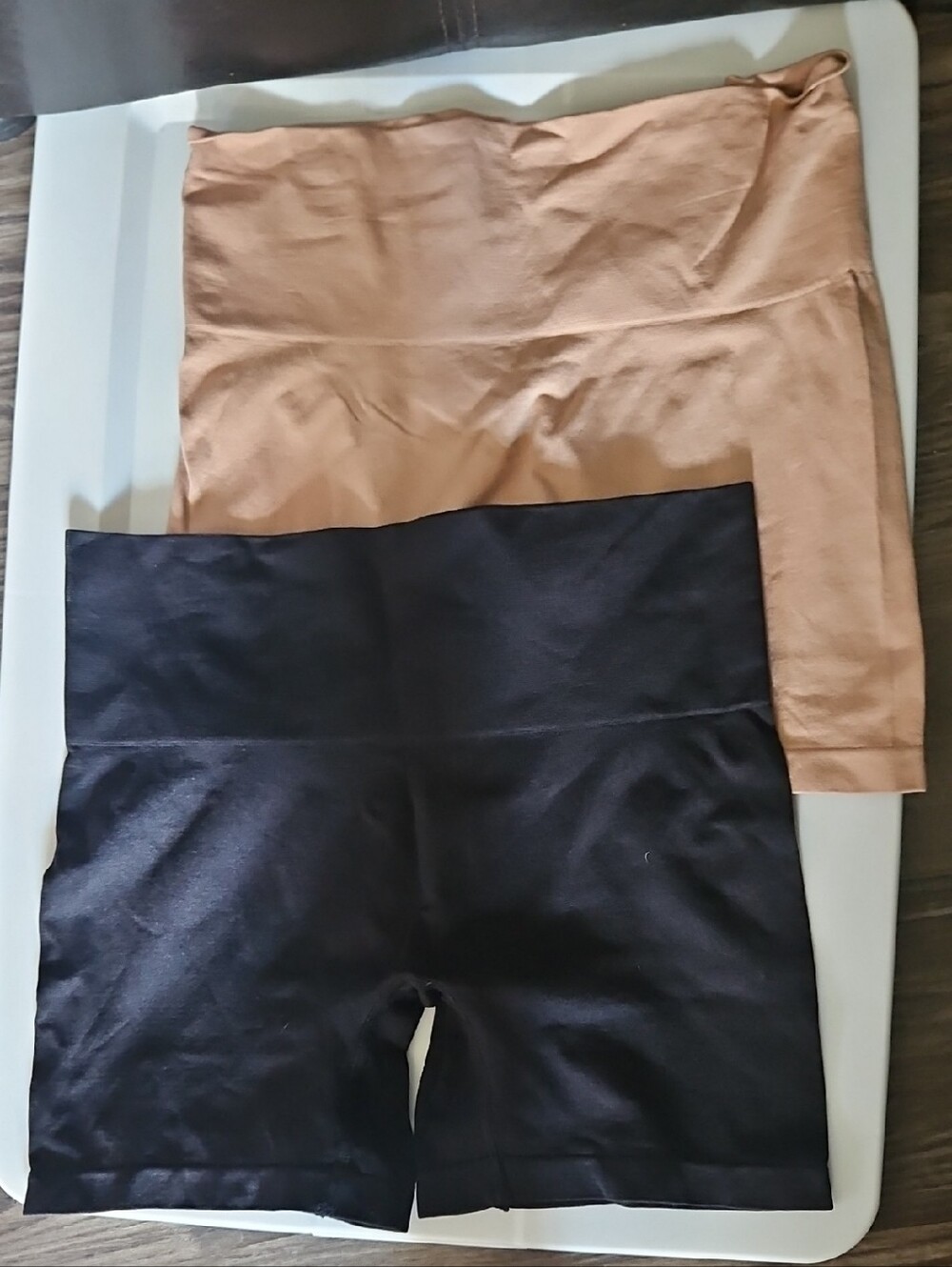Shapewear.High-Waist Seamless Shorts - Black and Tan